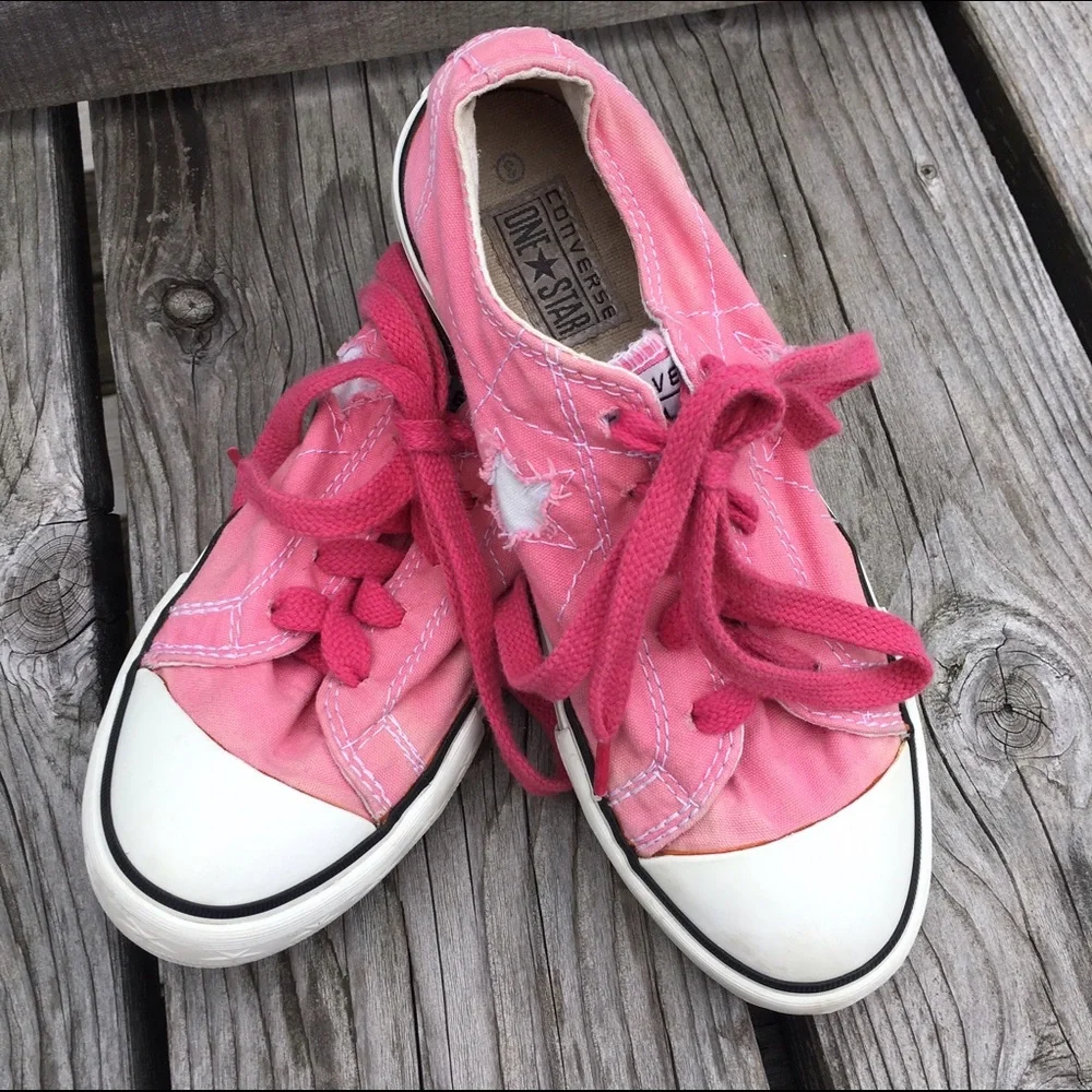 - Converse Sz 3 One-Star Pink Canvas Sneakers NEW Hot Pink Laces! VGUC!